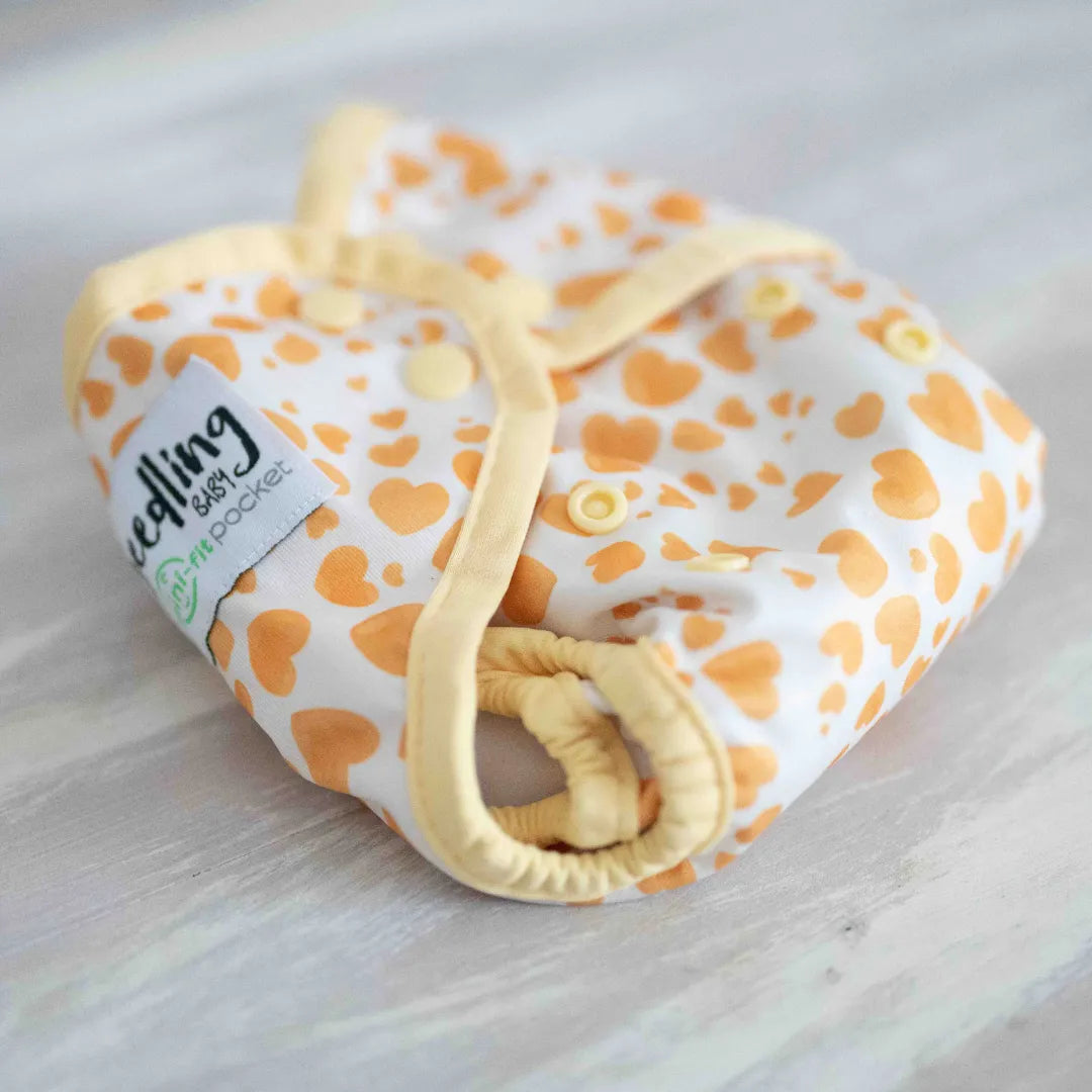 Mini-fit Pocket Nappy Newborn Yellow Hearts